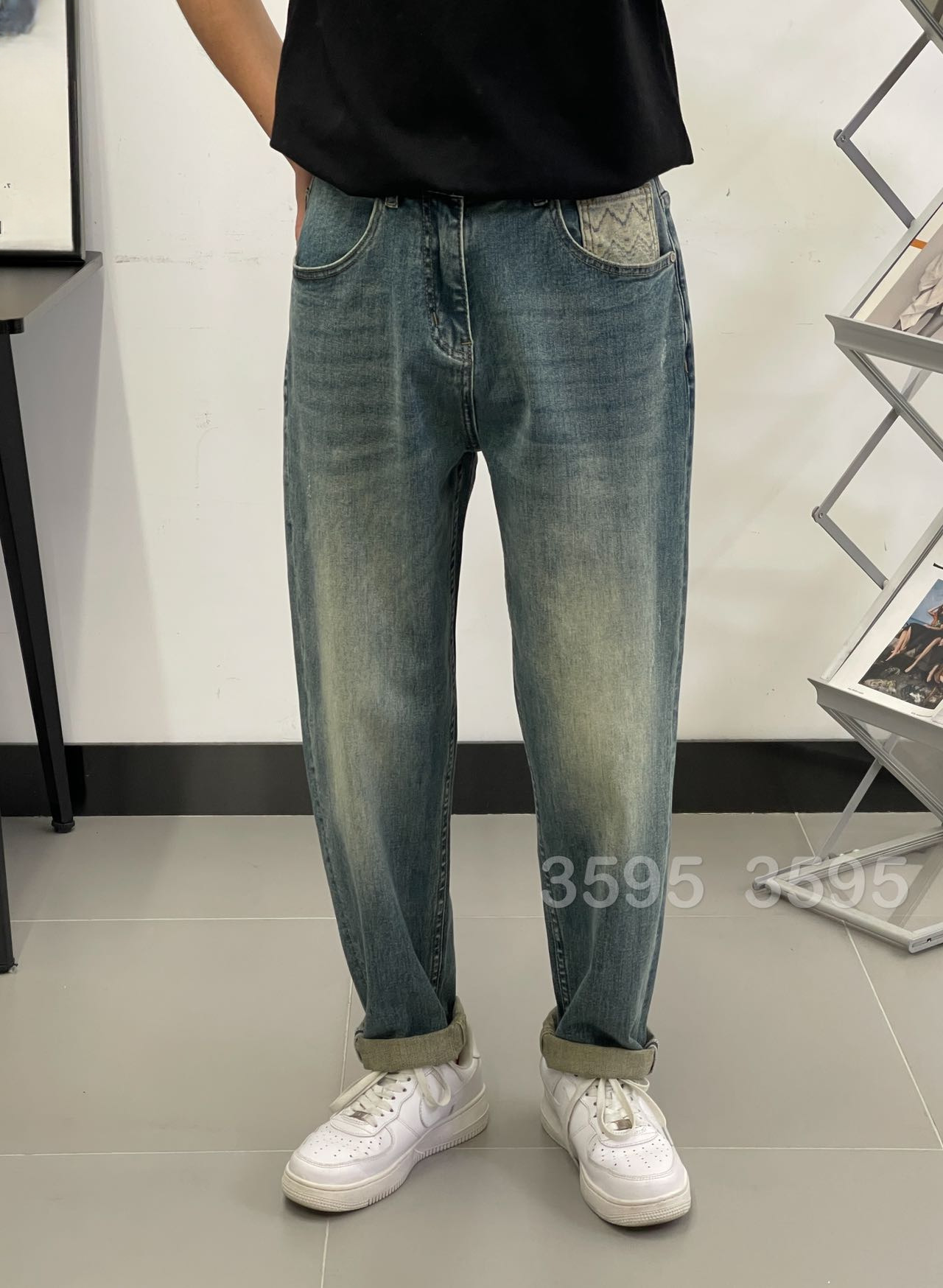 Широкие джинсы 3595